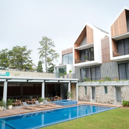 Facade Hotel By Azana Tawangmangu Exterior photo
