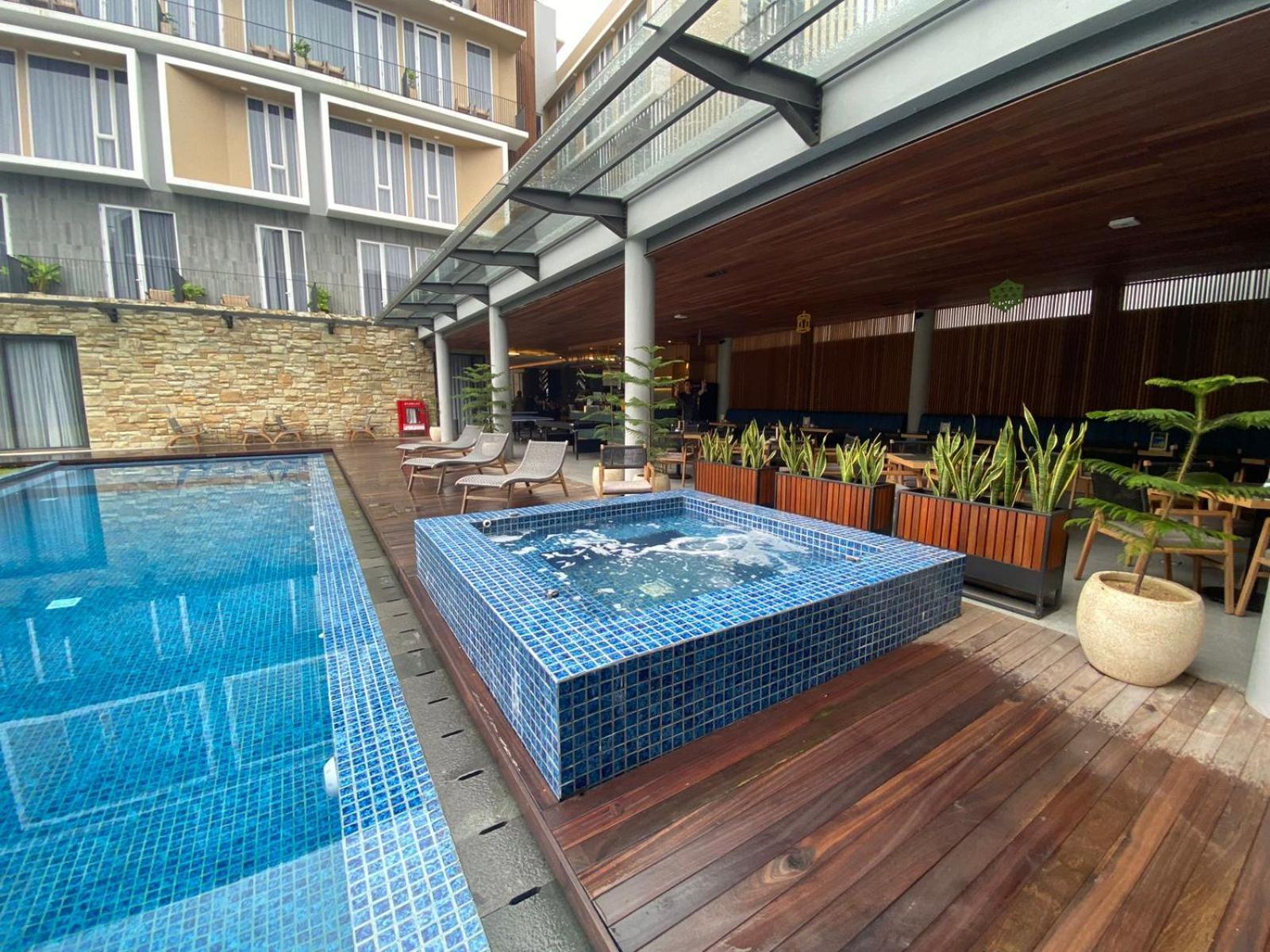 Facade Hotel By Azana Tawangmangu Exterior photo
